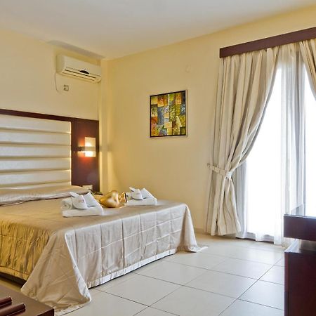 קרפאטוס Socrates Hotel Apartments מראה חיצוני תמונה