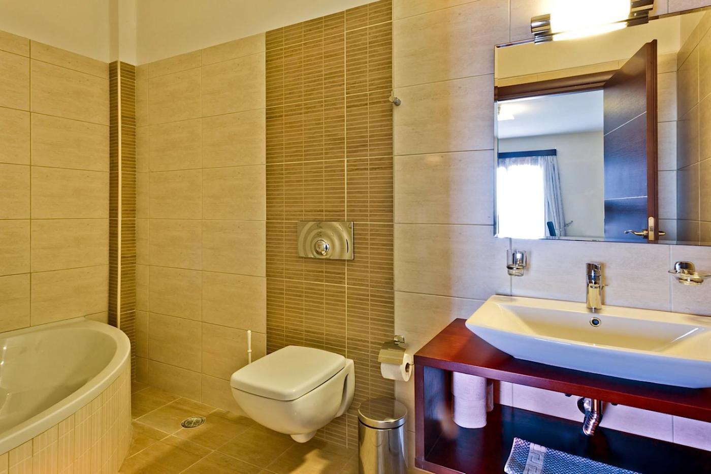 קרפאטוס Socrates Hotel Apartments מראה חיצוני תמונה