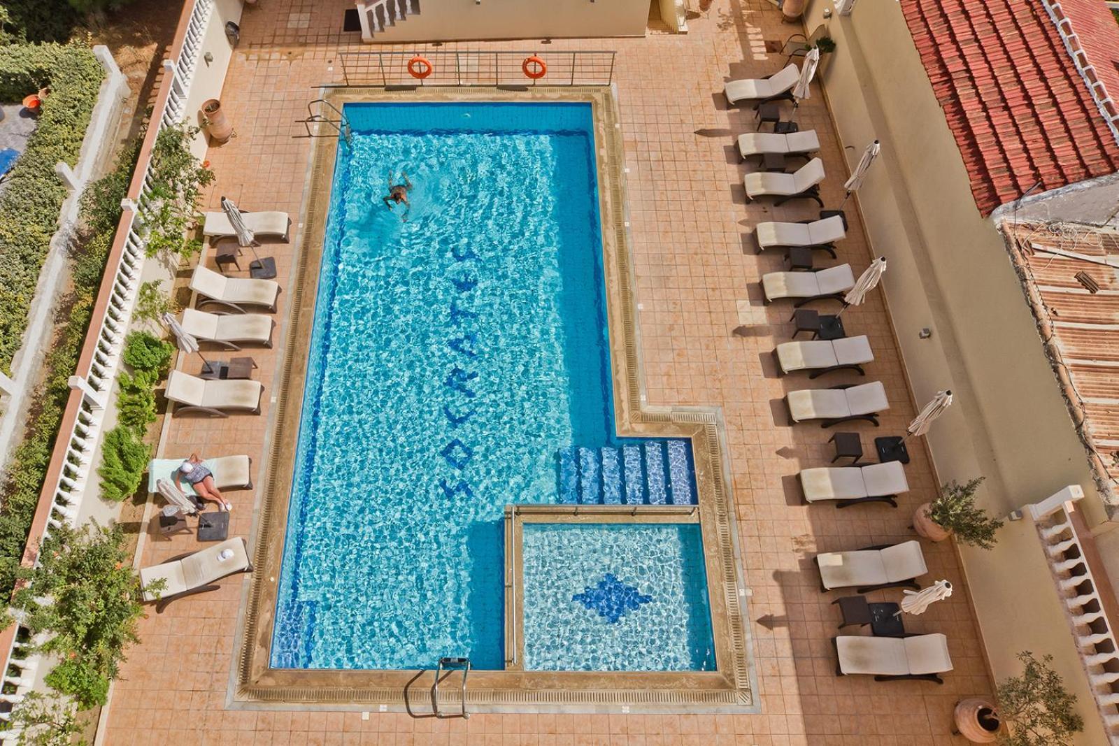 קרפאטוס Socrates Hotel Apartments מראה חיצוני תמונה