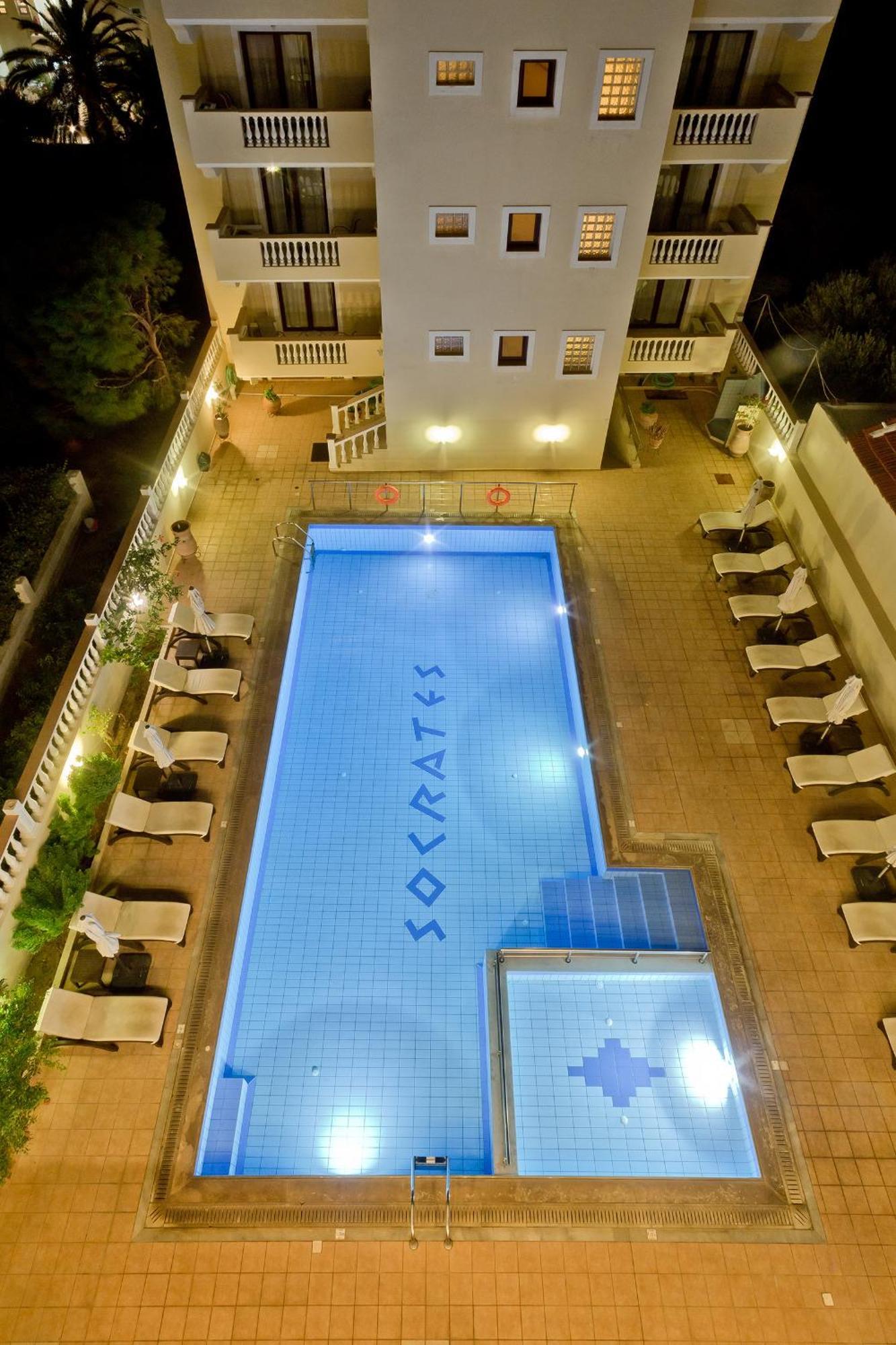 קרפאטוס Socrates Hotel Apartments מראה חיצוני תמונה